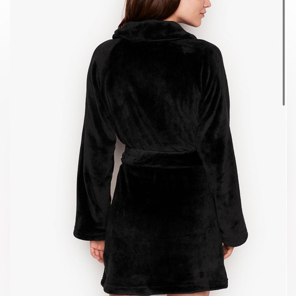 Victoria’s Secret Short Black Plush Belted Robe size M - L - Picture 2 of 10